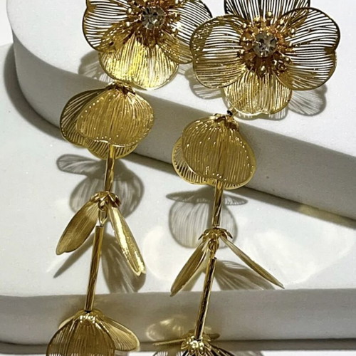 Gold earrings 12 cm like new