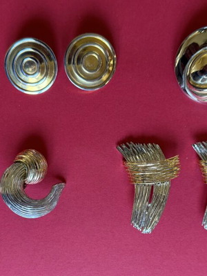 Vintage statement clip-on earrings like new, set of 5 pairs, gold and silver