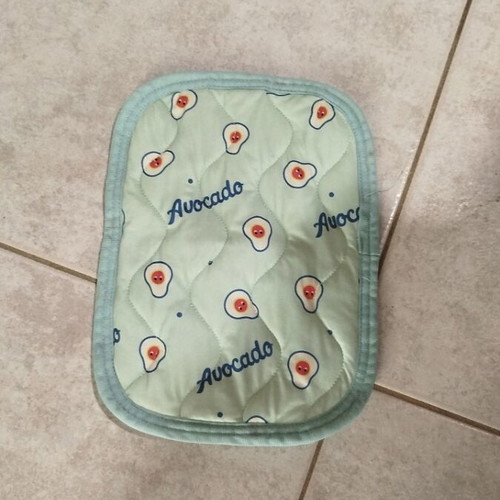 Pet bedding small, new, water-resistant with anti-slip bottom