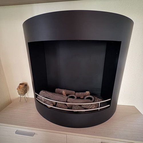 Bioethanol Fireplace like new with oval cylindrical design