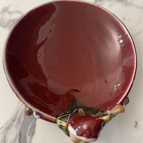 Ceramic bowl with Santa Claus theme, dark red, like new