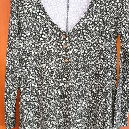 Floral dress with V neckline and buttons, like new, sizes S/M/L, green