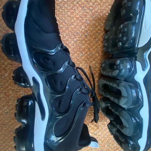 Nike Vapor Max Plus size 44 like new, black sneakers