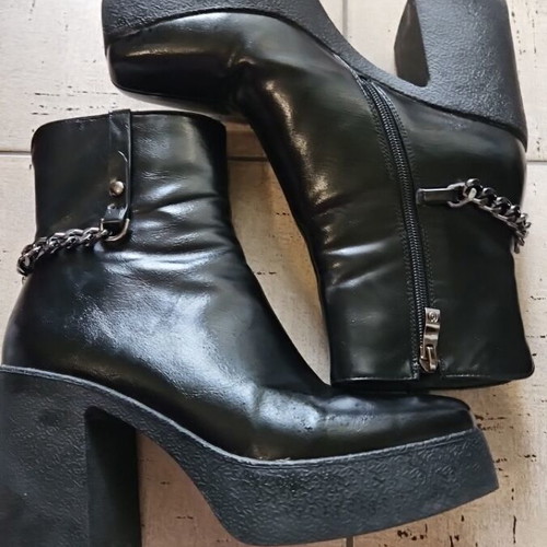 Migato black ankle boots size 38 like new with decorative chain
