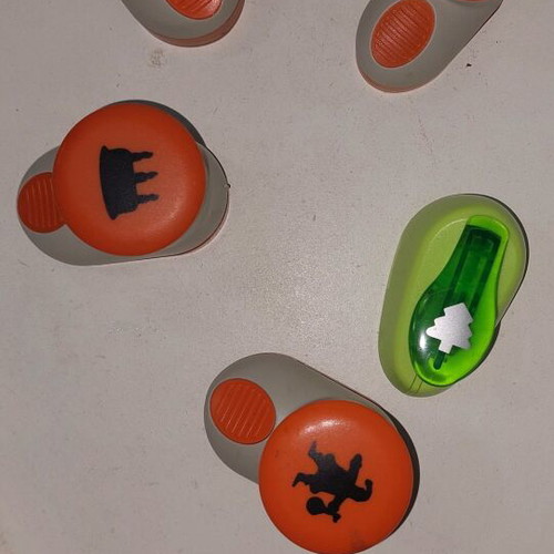 Craft punches set like new, 5 pieces