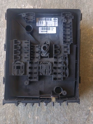 Golf 5 fuse box 1K0 937 125 A like new
