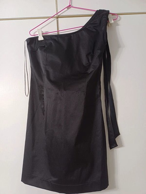 Zara dress medium new, black