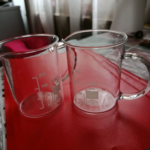 Glass heat-resistant containers like new, set of 2