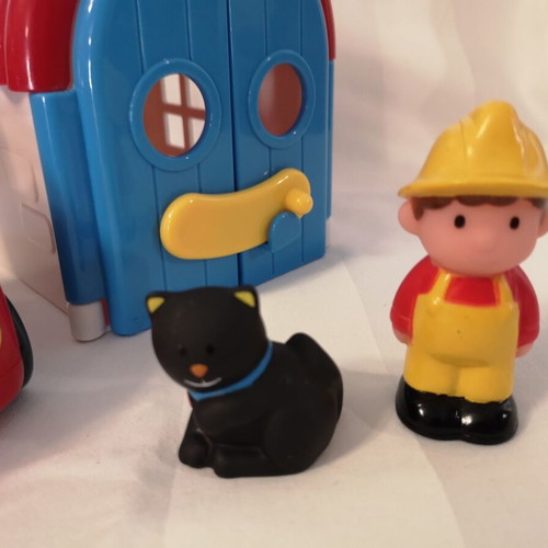 ELC Firefighter with vehicle, station and cat like new