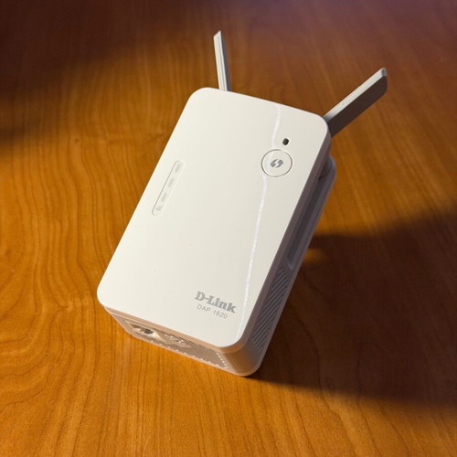 D-Link Dual Band Wifi Repeater like new