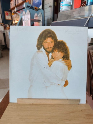Streisand Guilty LP used, pop