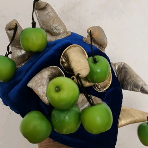 Carnival hat with pears new