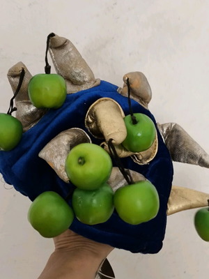 Carnival hat with pears new