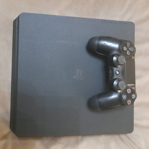 Playstation 4 slim 500GB σαν καινούργιο με 3 χειριστήρια και παιχνίδια