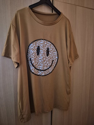 T-shirt with smile like new, size L