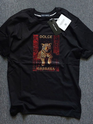 Dolce & Gabbana men's black T-shirt with leopard print