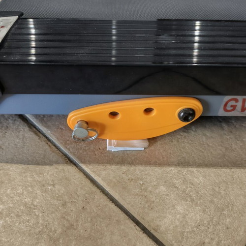 Viking GV-4000NA treadmill used with hydraulic folding and MP3