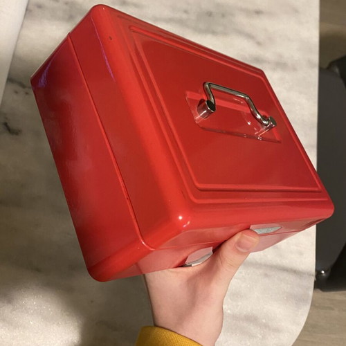 Metal cash box without key