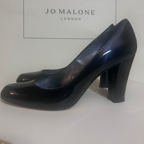 Enric Navarro Black Patent Leather Pumps Size 38 Like New