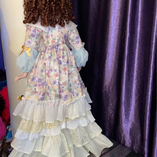 Porcelain doll large vintage like new