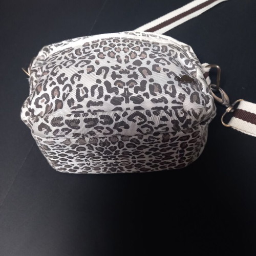 Carpisa women's fabric shoulder bag like new