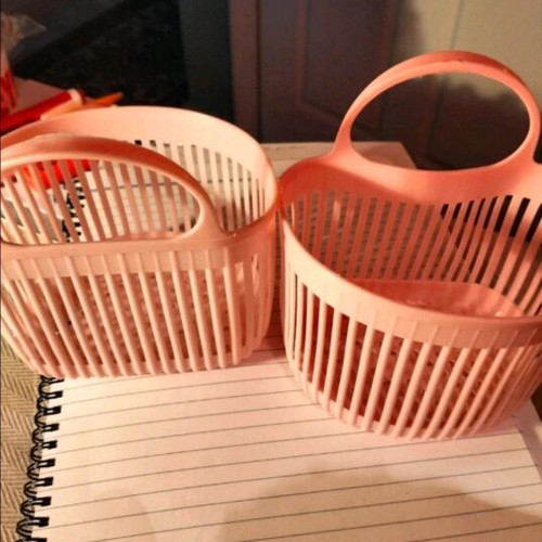 Plastic baskets 2 pieces pink rose new