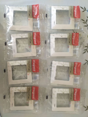 Πλαίσια Legrand Valena Life νέα, πακέτο 8 + 1 Valena