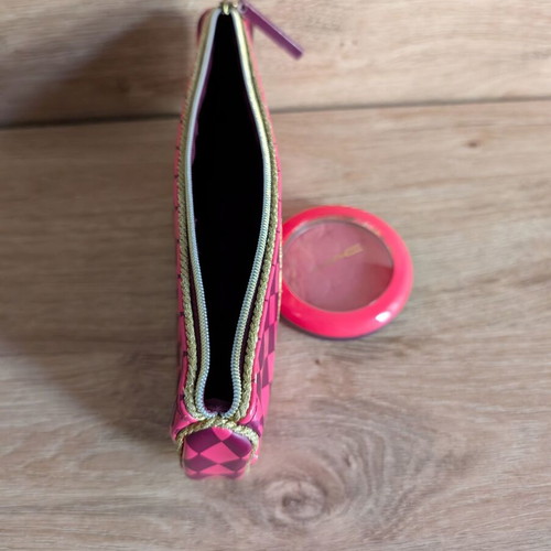 MAC Nutcracker Sweet Magic Dust Powder Sweet Vision like new with collectible pouch