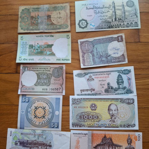 Banknotes used, set of 50 from around the world