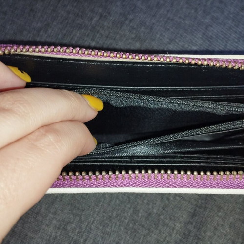 Wallet new with pink, gray and white colors
