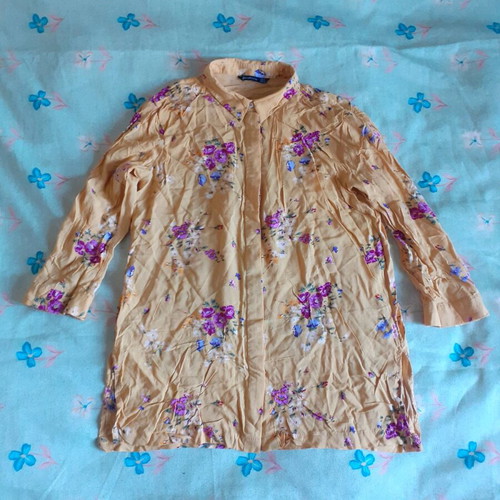 Stradivarius shirt like new, spring 3/4 sleeve with floral design