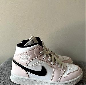 Air Jordan 1 mid light pink