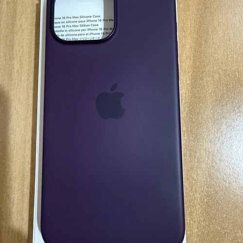 Apple Silicone Case with MagSafe plum for iPhone 16 Pro Max like new