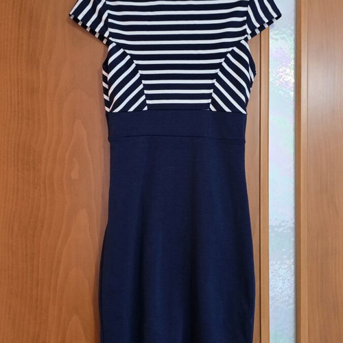 Fitted dress in navy blue with white stripes, used, size M