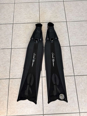 Freedive C4 fins in excellent condition