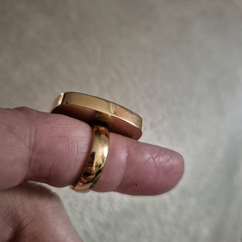 Ring with blue stone like new, gold-colored