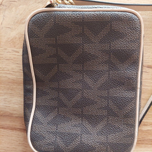 Michael Kors crossbody bag used, shoulder type