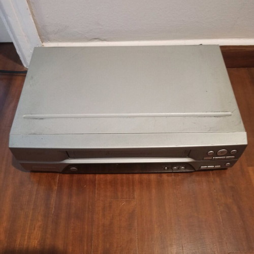 Funai 17A-600 VHS Video Player μεταχειρισμένο, με βλάβη για επισκευή ή ανταλλακτικά