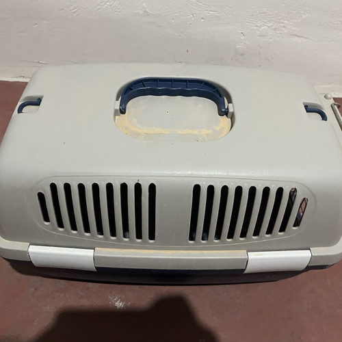 Pet carrier small, used, very good condition