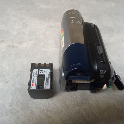 Canon MD 215 Mini DV video camera used, non-functional for parts