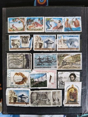 Stamp collection used, 500+ Greek and foreign stamps