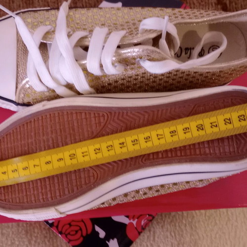 Athletic shoes size 40 gold with glitter like new