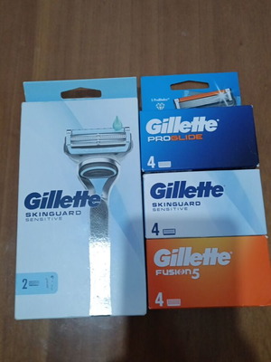Gillette σετ ξυρίσματος καινούργιο, 1 ξυραφάκι και 14 γνήσια ανταλλακτικά