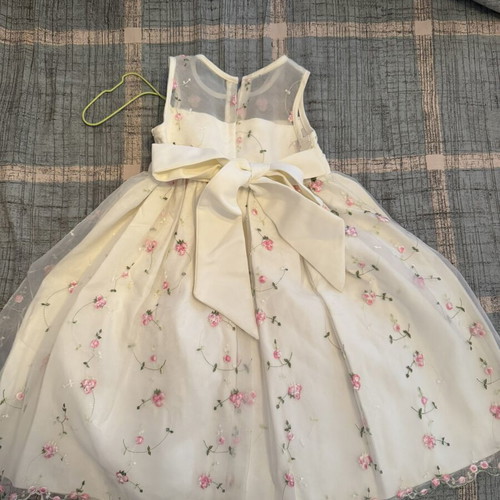 Cinderella dress like new, ecru color, age 2 years