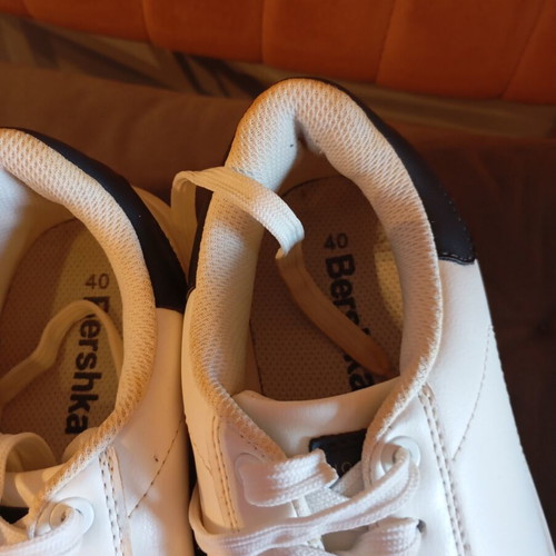 Bershka men's athletic shoes size 40 like new, white