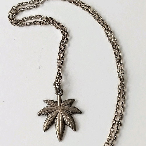 Silver 925* pendant used with small leaf design
