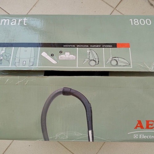 AEG Electrolux Smart 1800W vacuum cleaner like new