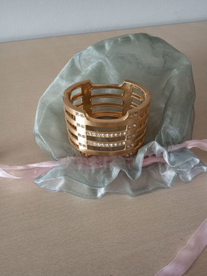 Bracelet cuff like new, gold matte, 18 cm inner circumference