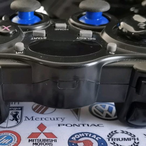 Universal Bluetooth controller used, wireless