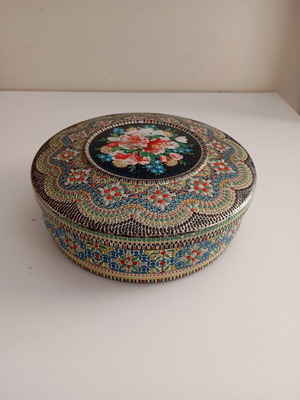 Vintage metal tin from Holland 1970s, used